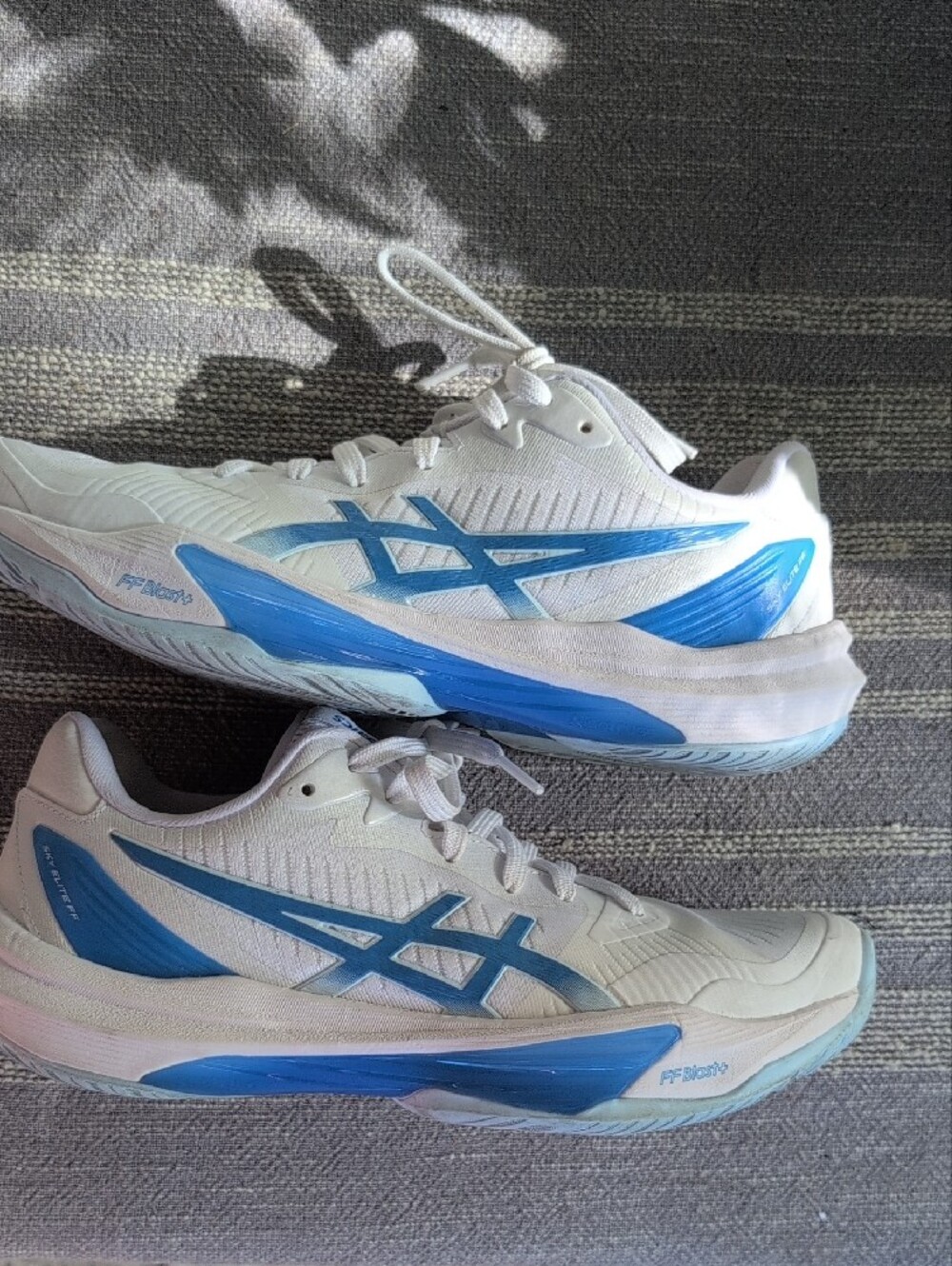 Asics White and Blue Womens's Athletic Volleyball Shoes Size 8
